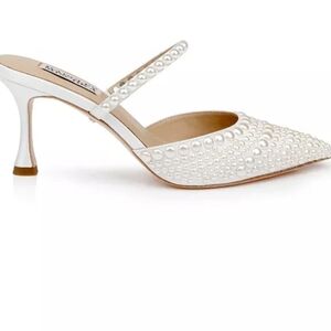 Badgley Mischka White Satin Duchess Pointed Toe Mules/Slip Ons    Size 8.5